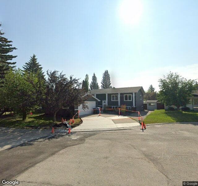 Street view of 604 Oakhill Place SW, Calgary