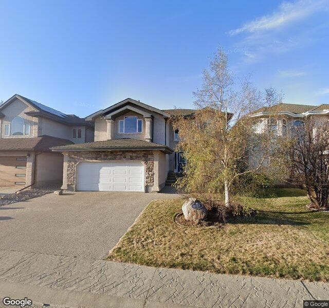 Street view of 907 Thompson Place NW, Edmonton