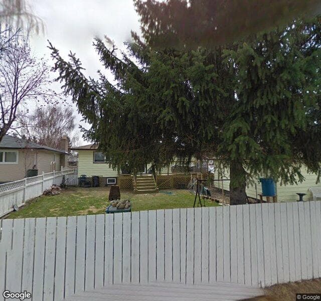 Street view of 416 Hawthorn Drive NW, Calgary