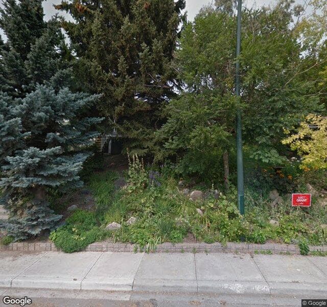 Street view of 928 Drury Avenue NE, Calgary