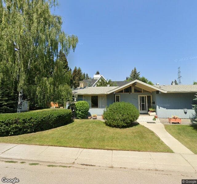 Street view of 2930 Lindstrom Drive SW, Calgary