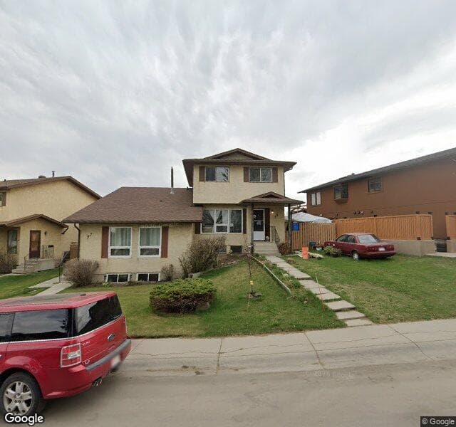 Street view of 39 Beaconsfield Crescent NW, Calgary
