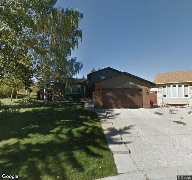 Street view of 47 Beaconsfield Place NW, Calgary