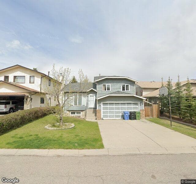 Street view of 104 Edgeland Rise NW, Calgary