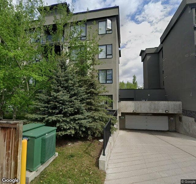 Street view of 404-607 17 Avenue NW, Calgary