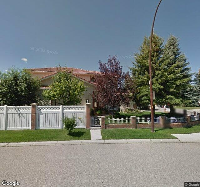 Street view of 1123 Sunvista Road SE, Calgary