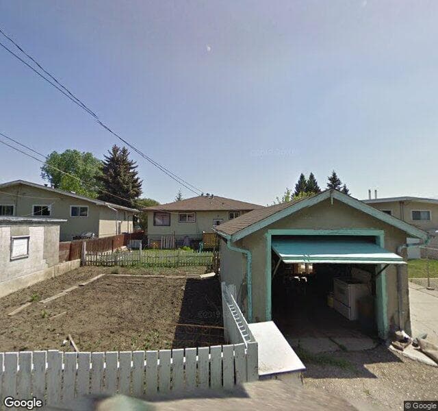Street view of 915 39 Street SE, Calgary