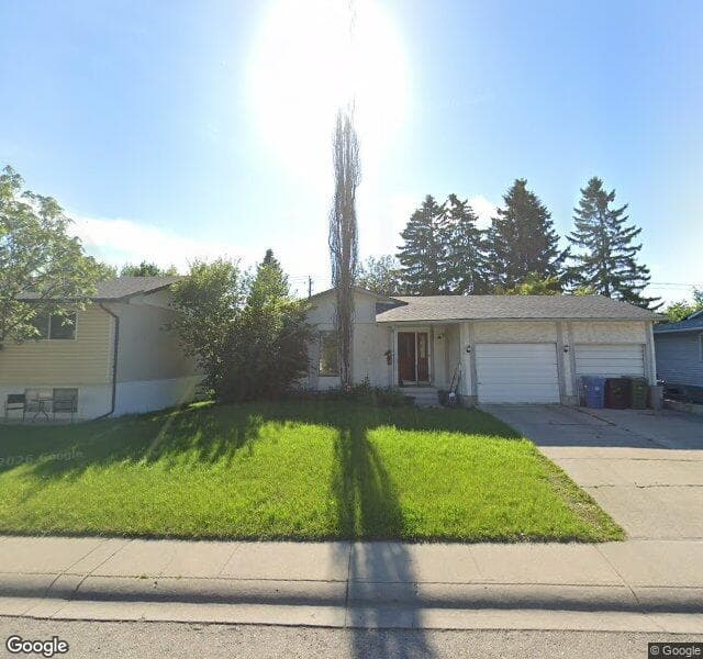 Street view of 6-195 Manora Place NE, Calgary