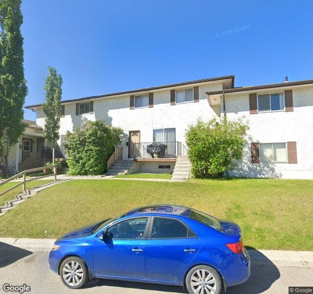 Street view of 7519 10 Street NW, Calgary