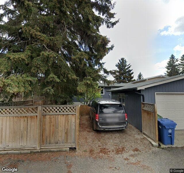 Street view of 28 Brampton Crescent SW, Calgary