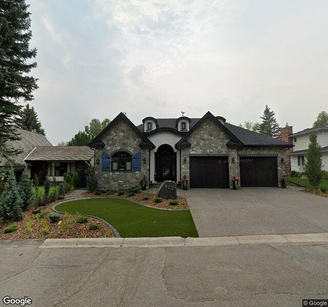 Street view of 927 Varsity Estates Green NW, Calgary