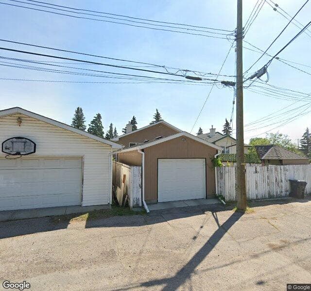 Street view of 335 19 Street NE, Calgary