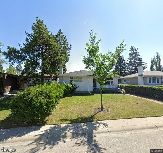 Street view of 31 Gordon Drive SW, Calgary