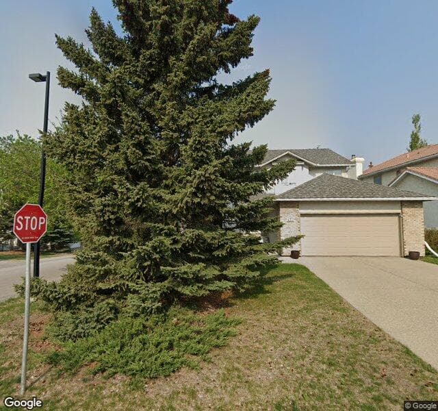 Street view of 472 Edgeview Place NW, Calgary