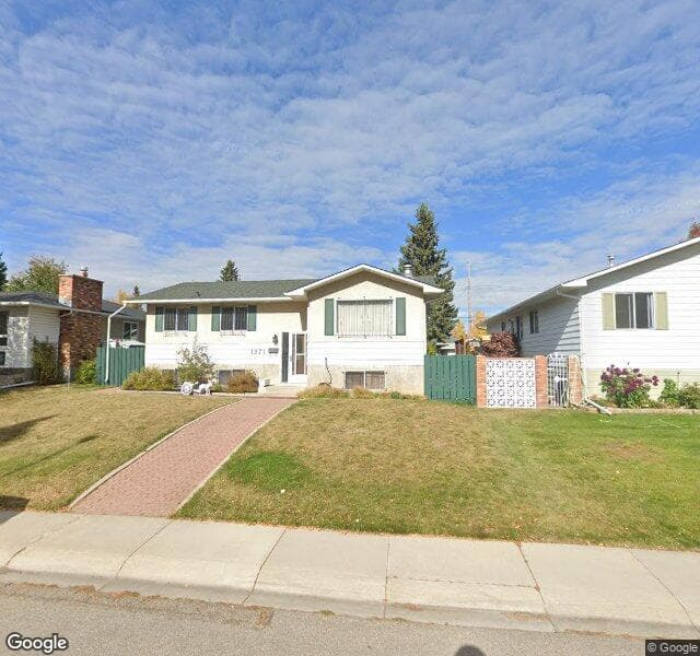 Street view of 1371 Southdale Crescent SW, Calgary