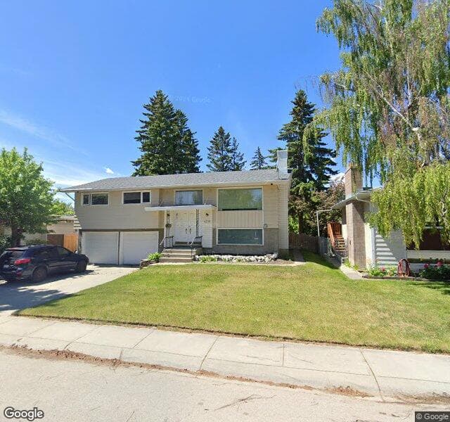 Street view of 4216 Vauxhall Crescent NW, Calgary