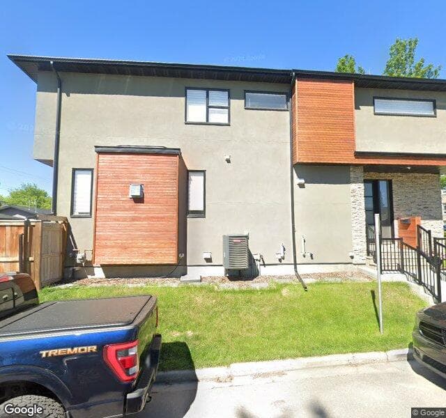 Street view of 1005 20 Avenue NW, Calgary