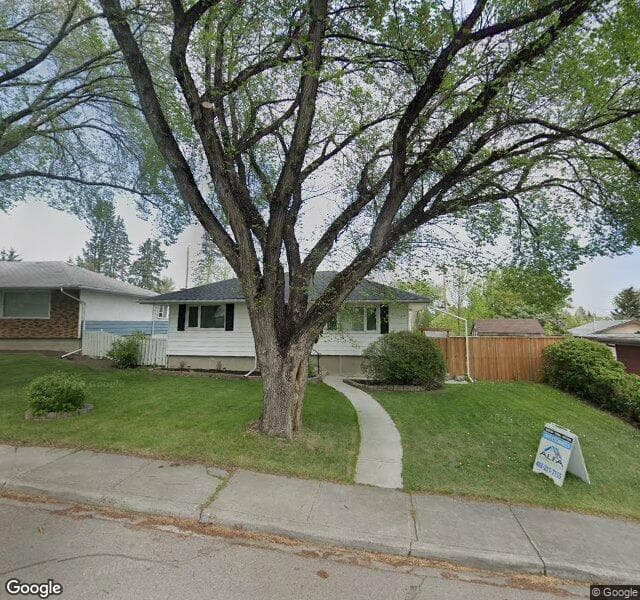 Street view of 432 Thornhill Place NW, Calgary