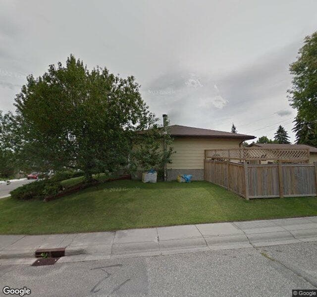 Street view of 140 Huntwick Way NE, Calgary
