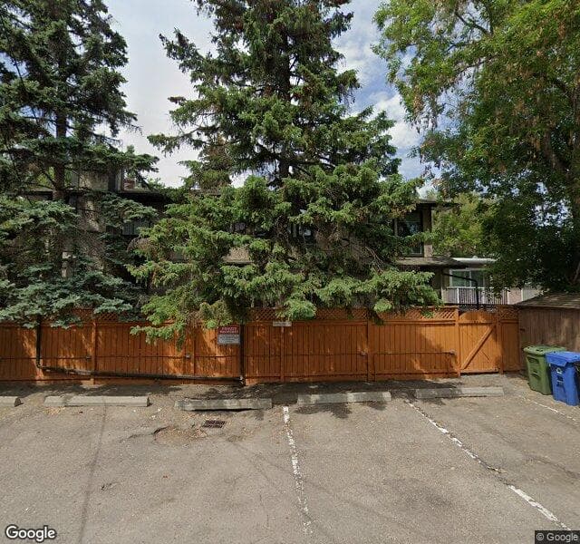 Street view of 4-1417 1 Avenue NW, Calgary