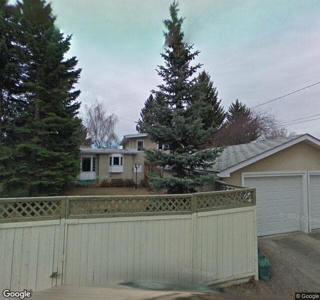 Street view of 4340 Vauxhall Crescent NW, Calgary