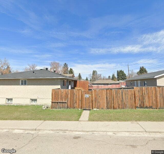 Street view of 912 16 Street NE, Calgary
