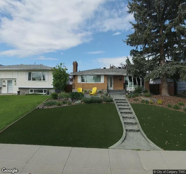 Street view of 219 Southampton Drive SW, Calgary