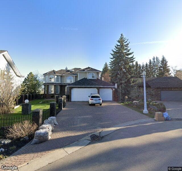 Street view of 810 Romaniuk Place NW, Edmonton
