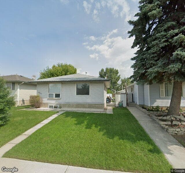 Street view of 4383 Dovercrest Drive SE, Calgary