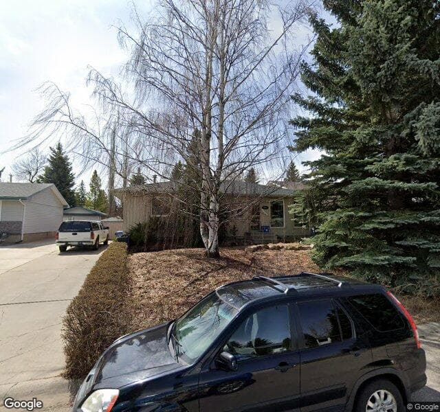 Street view of 556 Oakwood Place SW, Calgary