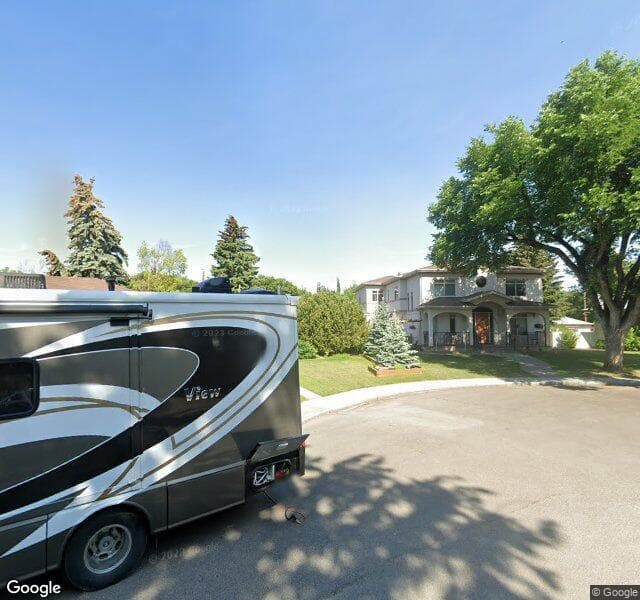 Street view of 1904 9A Avenue NE, Calgary