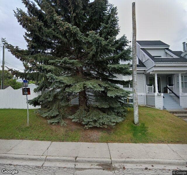 Street view of 461 34 Avenue SW, Calgary