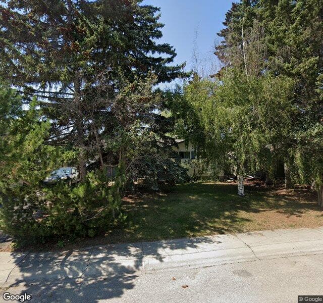 Street view of 2748 Laurel Crescent SW, Calgary