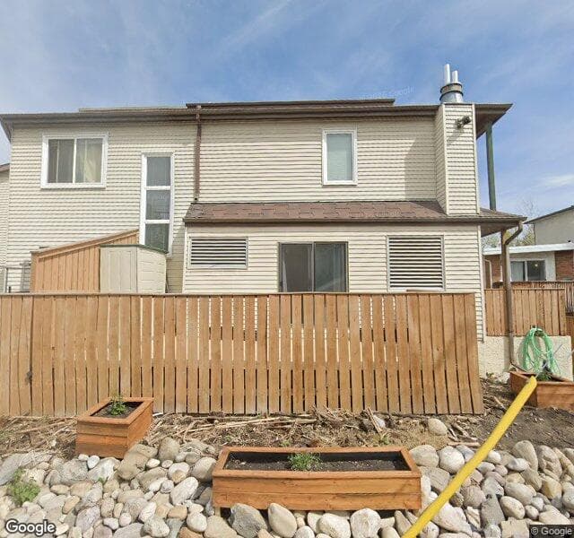 Street view of 9-113 22 Avenue NE, Calgary
