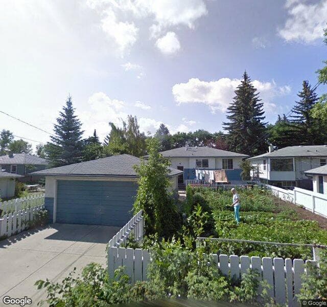 Street view of 712 55 Avenue SW, Calgary