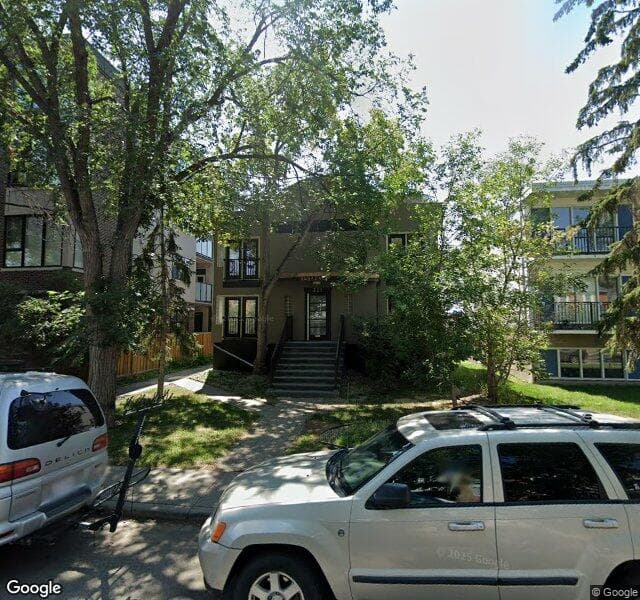 Street view of 4-321 22 Avenue SW, Calgary