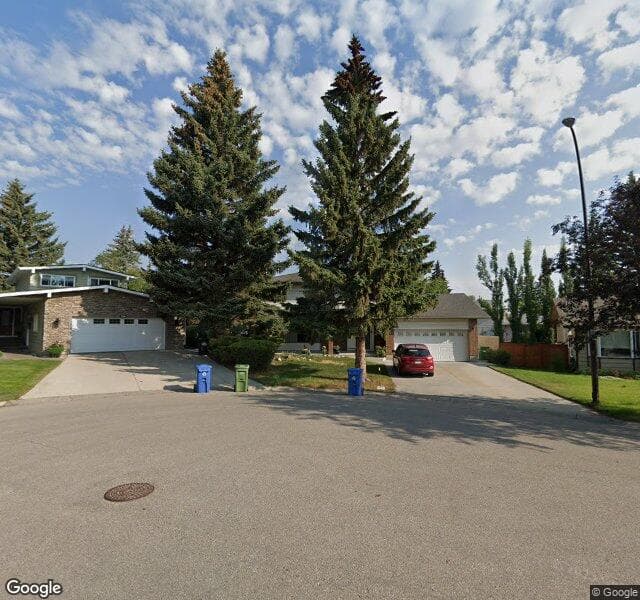 Street view of 320 Canterbury Place SW, Calgary