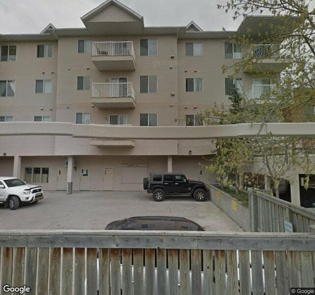 Street view of 302-1905 Centre Street NW, Calgary