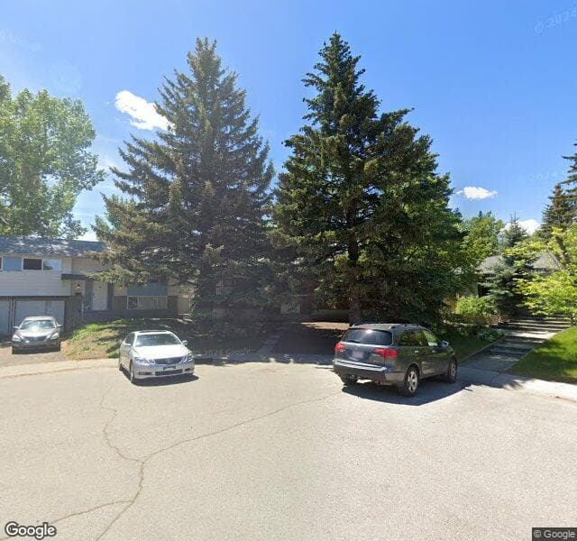 Street view of 4315 Vauxhall Crescent NW, Calgary