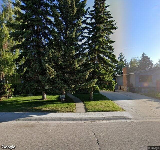 Street view of 3132 Oakwood Drive SW, Calgary