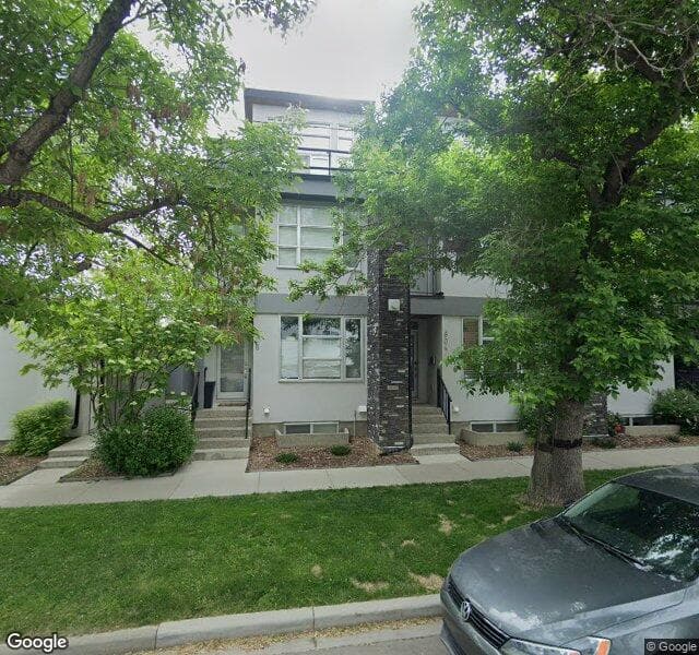 Street view of 604 2 Street NE, Calgary