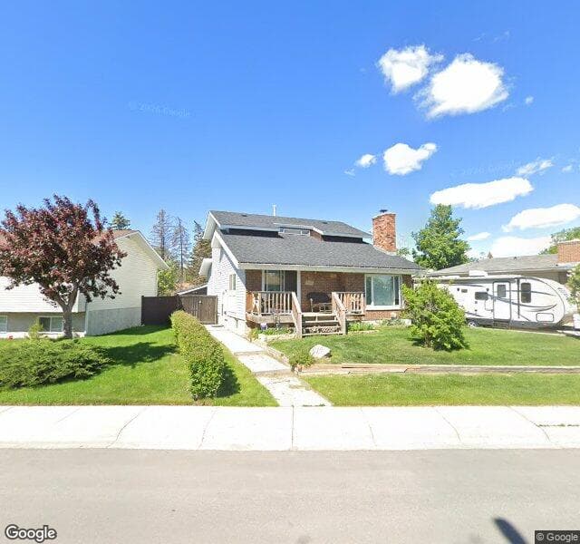 Street view of 915 Rundleside Drive NE, Calgary