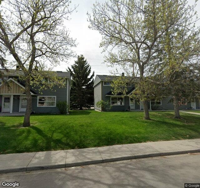 Street view of 607 33 Avenue NE, Calgary