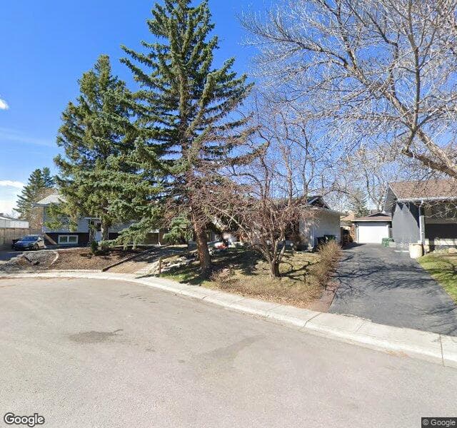 Street view of 207 Lynnview Crescent SE, Calgary