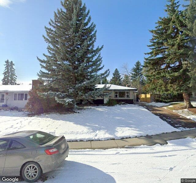 Street view of 812 Hunterston Crescent NW, Calgary
