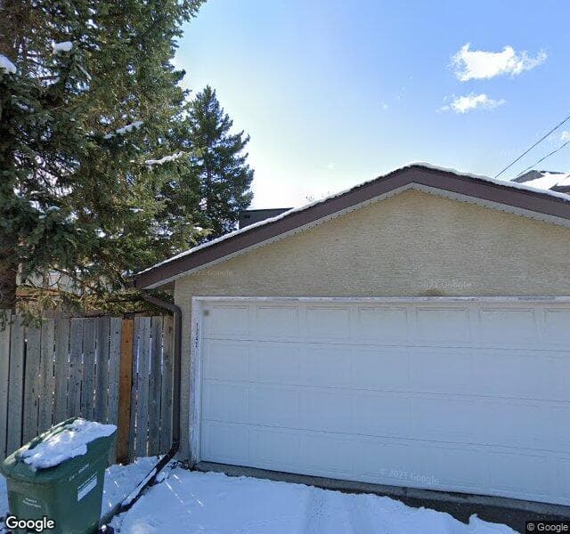 Street view of 1042 Rundle Crescent NE, Calgary
