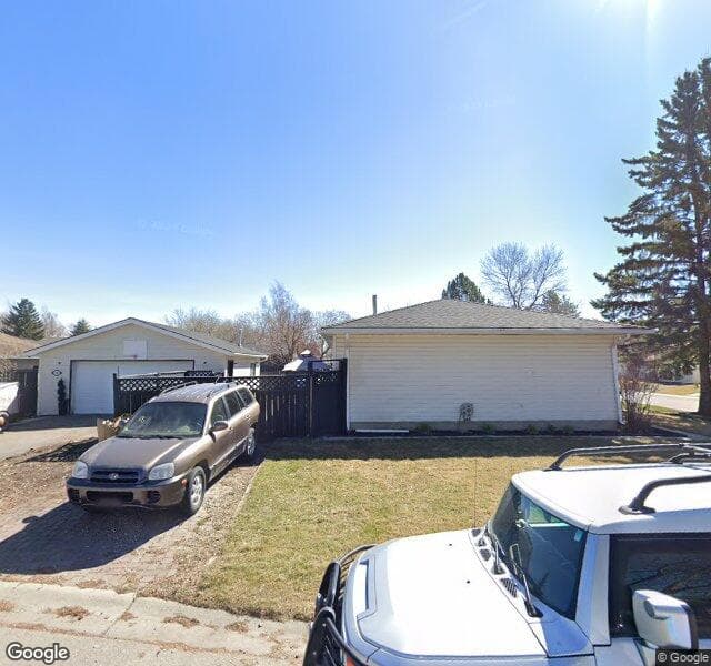 Street view of 120 Lynnview Crescent SE, Calgary