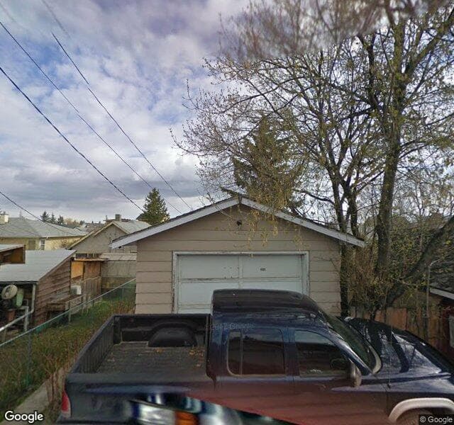 Street view of 137 26 Avenue NE, Calgary
