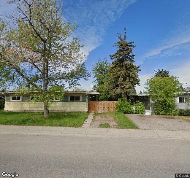 Street view of 915 Mckinnon Drive NE, Calgary