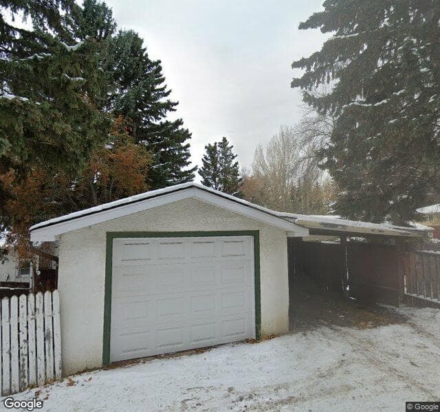 Street view of 520 40 Avenue NW, Calgary